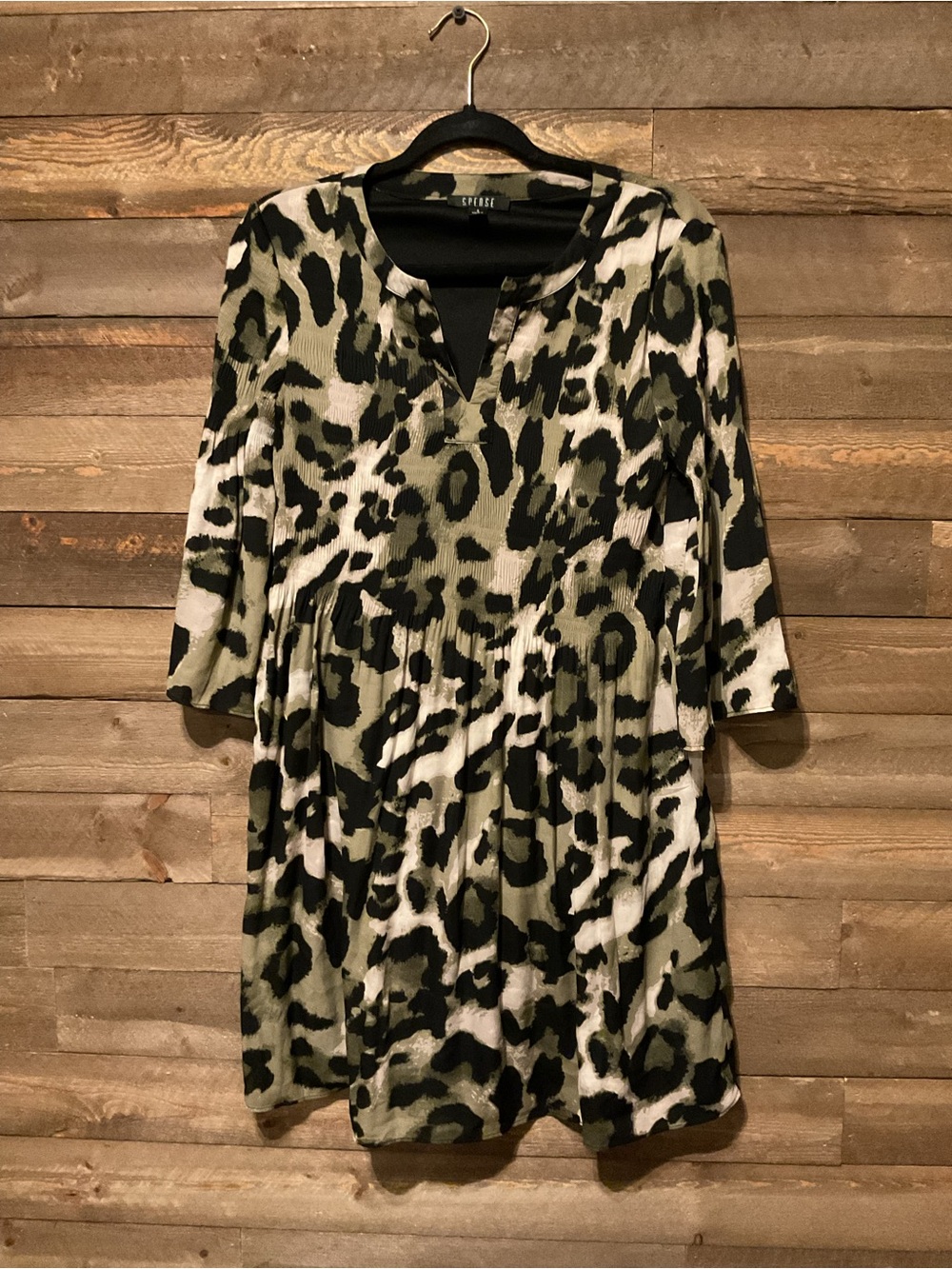 Olive Green And Black Leopard Print Dress Notched Neckline Women’s Size 4